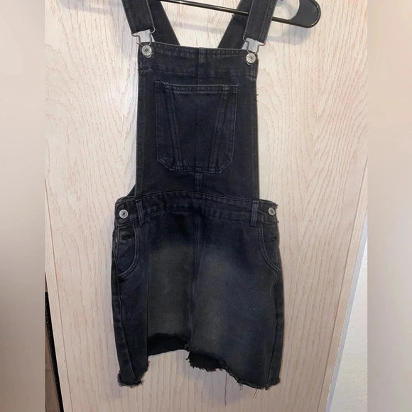 - LOVE TREE DENIM WASHED BLACK RAW HEM OVERALL DRESS SIZE SMALL - Picture 11 of 12